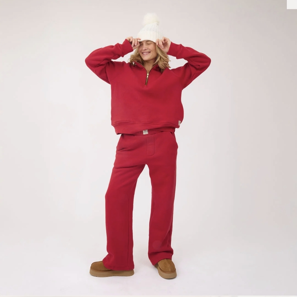 Red Half-Zip Sweatshirt and Pants Set - Picture 5 of 10